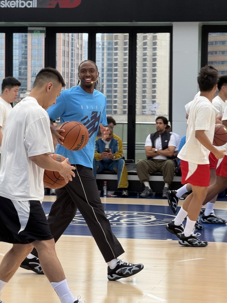 纵享丝滑！马克西中国行上海站参加3X3表演赛 漂移跳投压哨绝杀