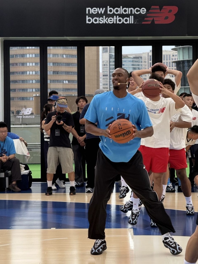 纵享丝滑！马克西中国行上海站参加3X3表演赛 漂移跳投压哨绝杀