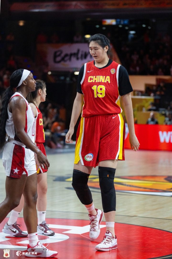 媒体人:张子宇打WNBA肯定没问题 WNBA和WCBA的差距没NBA与CBA大 媒体人:张子宇打WNBA肯定没问题 WNBA和WCBA的差距没NBA与CBA大